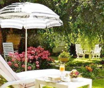 Otel Lyret 3*