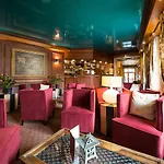 Les Gourmets -